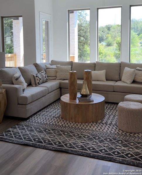 Image 8 of a home in Ladera.