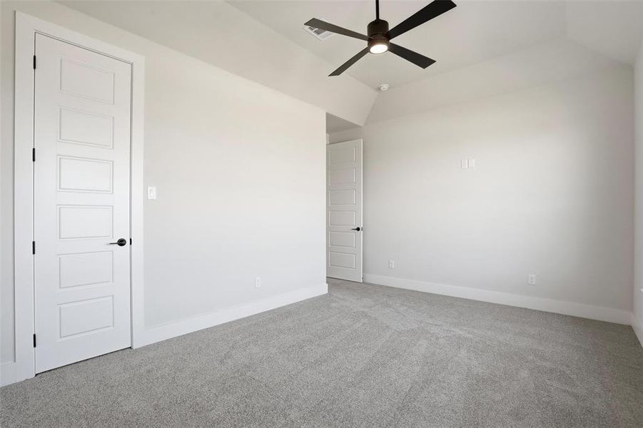 Spacious, unfurnished interior of a new home in Aledo Heights - Aledo ISD, Aledo (Image 35).