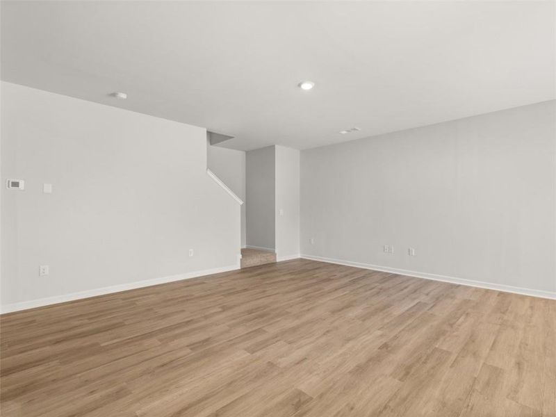 Spacious, unfurnished interior of a new home in Rolling Meadows, Jasper (Image 30).