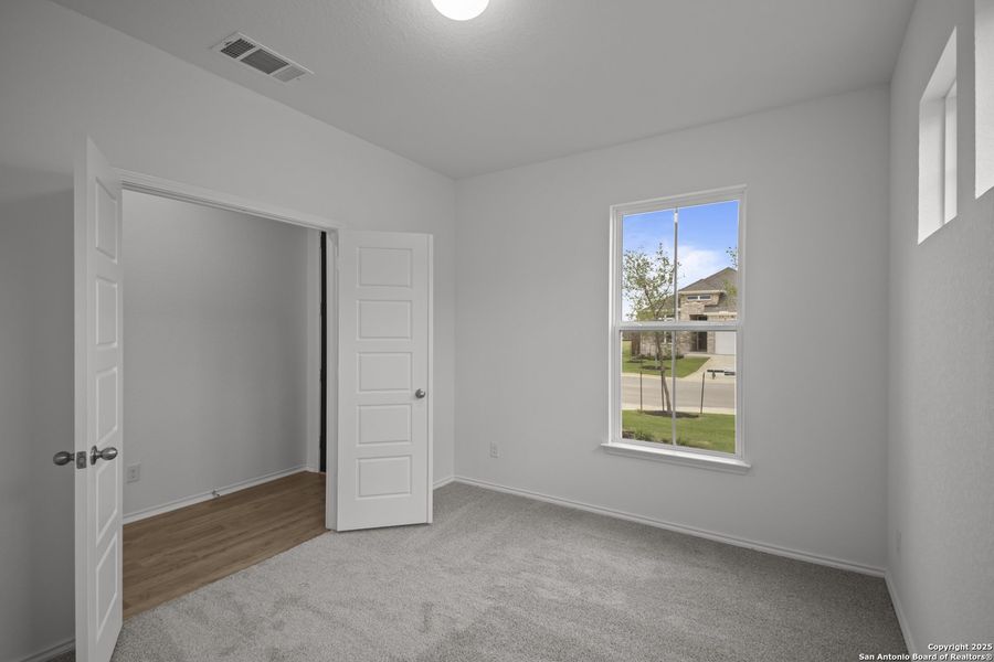 Spacious, unfurnished interior of a new home in Stillwater Ranch, San Antonio (Image 18).