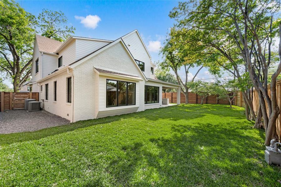 Exterior details and patio area of a home in , Richardson (Image 26).