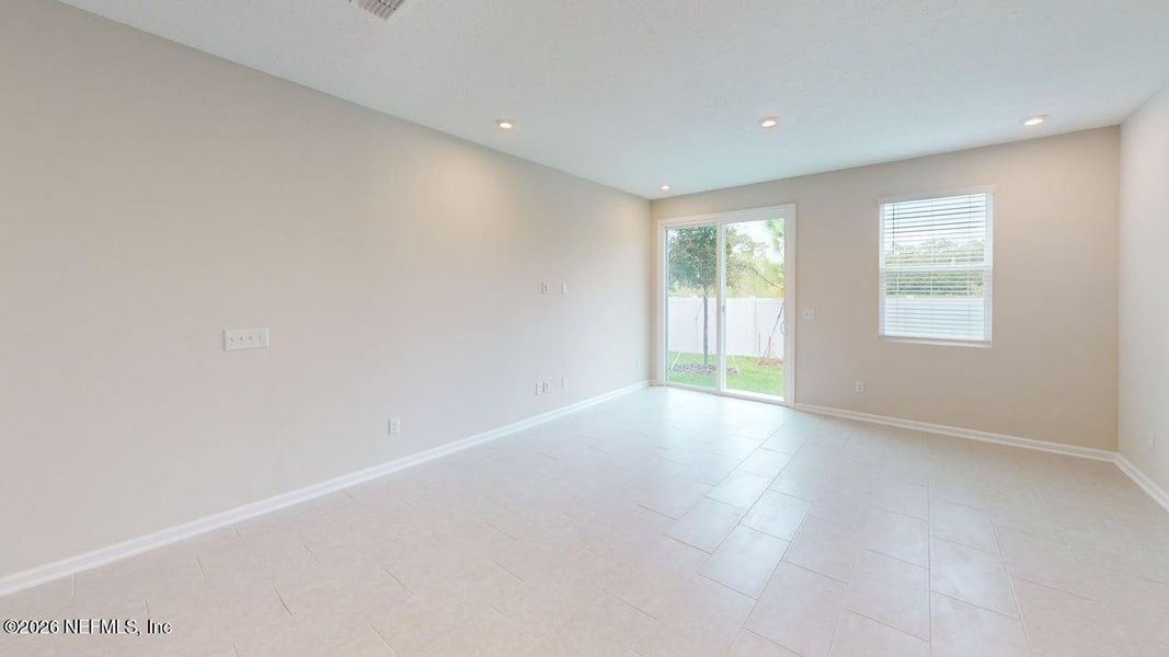 Spacious, unfurnished interior of a new home in Egret Creek, Jacksonville (Image 12).