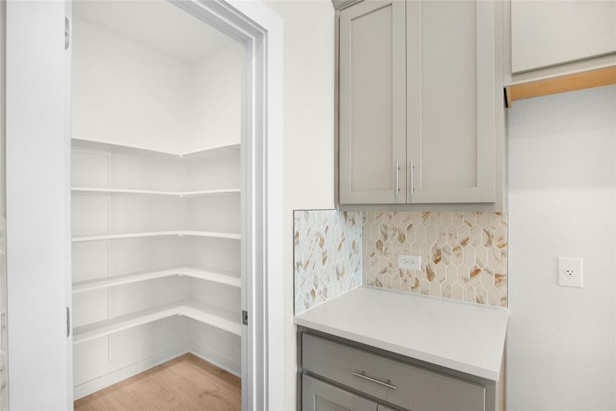 REPRESENTATIVE OF FLOOR PLAN ONLY REPRESENTATIVE OF FLOOR PLAN ONLY