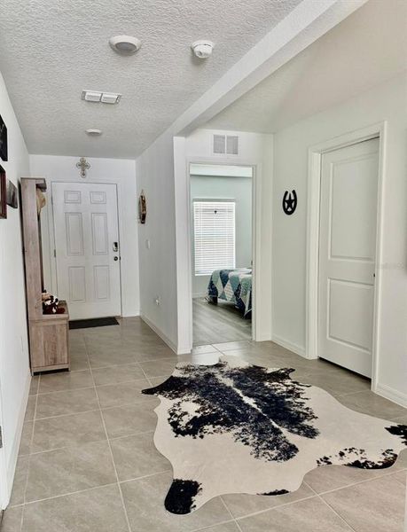 Spacious, unfurnished interior of a new home in , Ocala (Image 17).