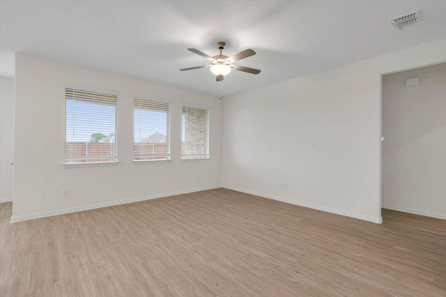 Spacious, unfurnished interior of a new home in , Anna (Image 25).