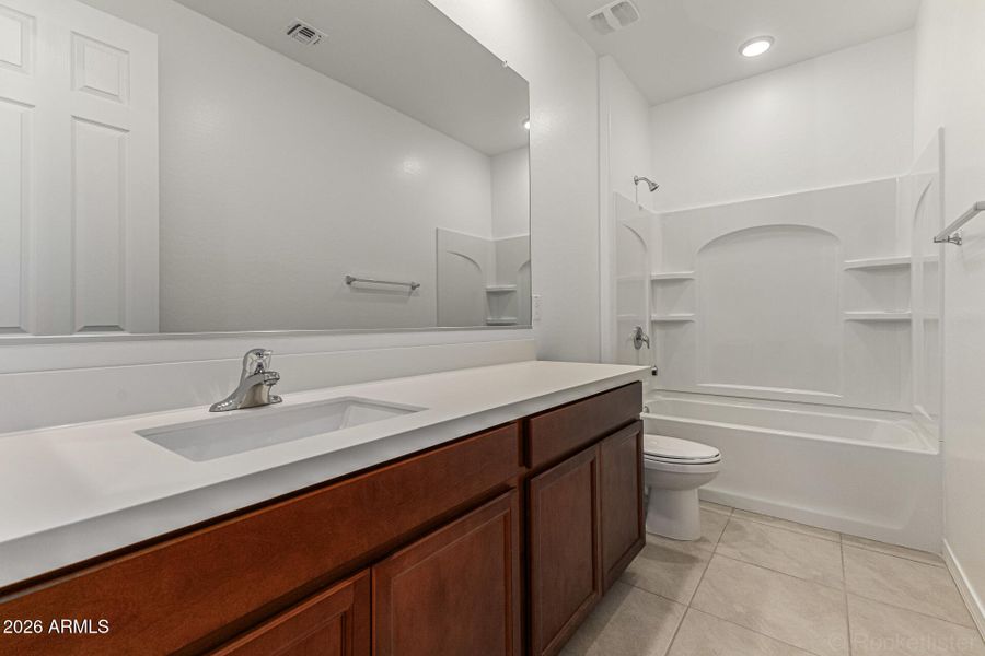 PHX_EMpirePointe_Lot 8070_Dove_22848_Bat PHX_EMpirePointe_Lot 8070_Dove_22848_Bat