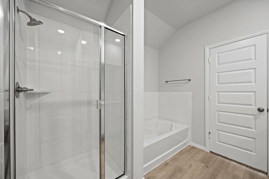 Furnished interior view inside a new home in Rolling Ridge, Van Alstyne (Image 8).