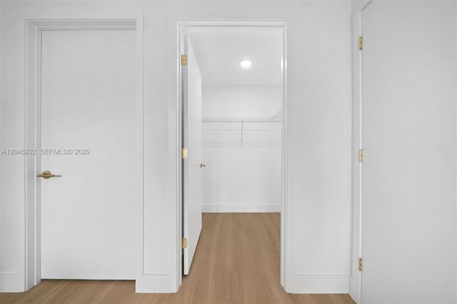 Spacious, unfurnished interior of a new home in , Miami (Image 18).