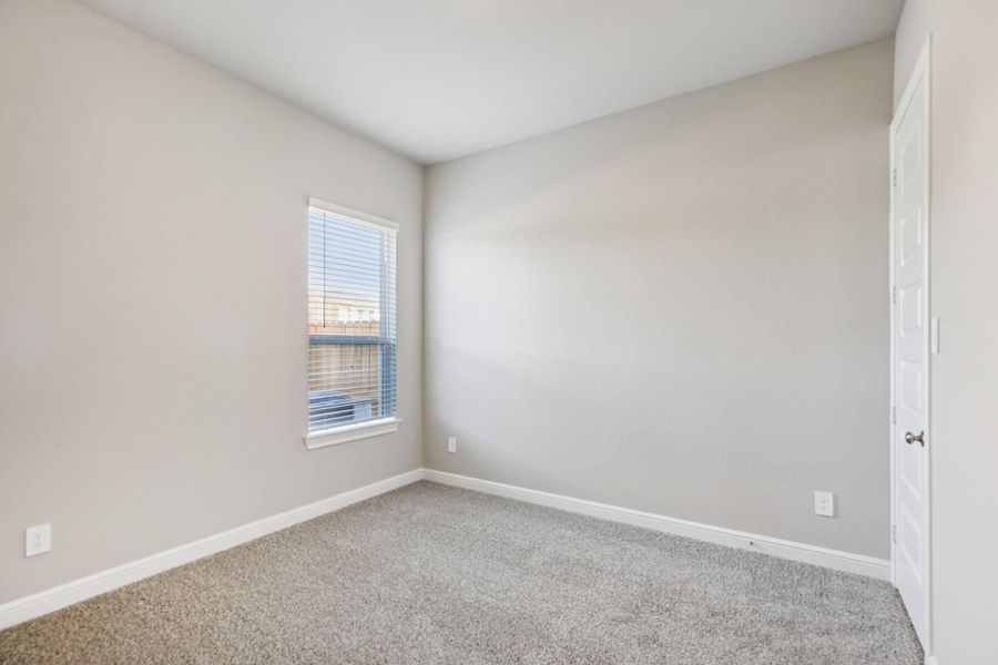 Spacious, unfurnished interior of a new home in Kemah Crossing - Luxe Series, Kemah (Image 35).