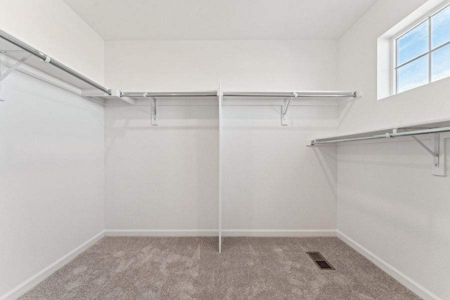 Spacious, unfurnished interior of a new home in Sterling Ranch Ascent Village, Littleton (Image 26).