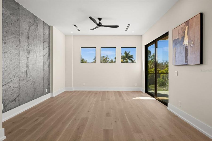 Spacious, unfurnished interior of a new home in , Sarasota (Image 56).