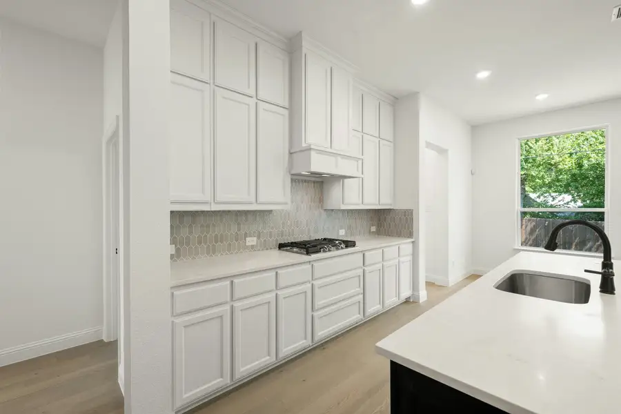 Furnished interior view inside a new home in Kentsdale Farms, DeSoto (Image 11).