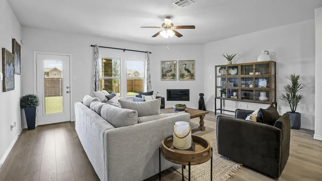 Furnished interior view inside a new home in Elevon, Lavon (Image 9).