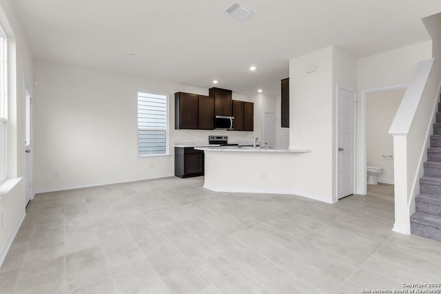 Image 18 of a home in Medina Crossing - Villa Collection.