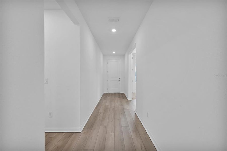 Spacious, unfurnished interior of a new home in Seminole Palms, Palm Coast (Image 31).