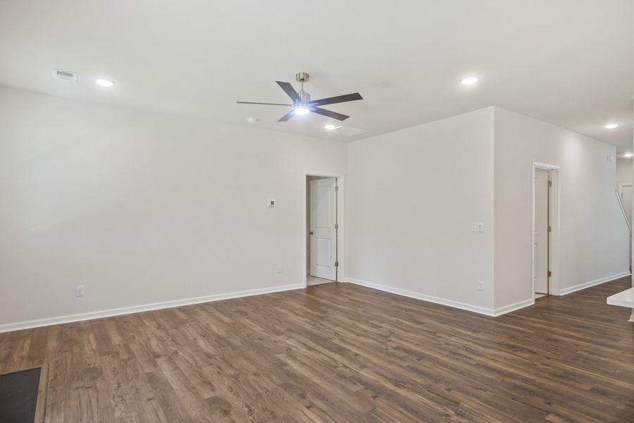 Spacious, unfurnished interior of a new home in Birdhaven, Lexington (Image 14).