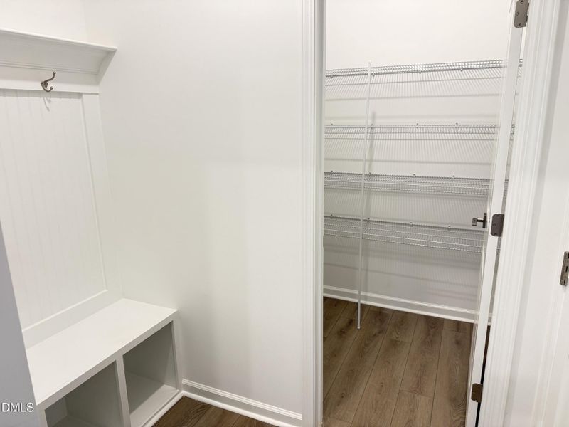 mud rm & pantry