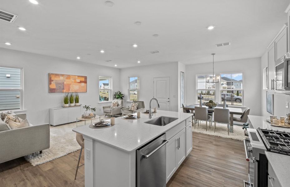 Representative furnished interior of a home built from the Marion by Pulte Homes in Long Savanna, Charleston (Image 16). Representative furnished interior of a home built from the Marion by Pulte Homes in Long Savanna, Charleston (Image 16).