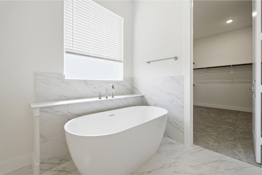 Furnished interior view inside a new home in Suncreek Estates, Rosharon (Image 12).