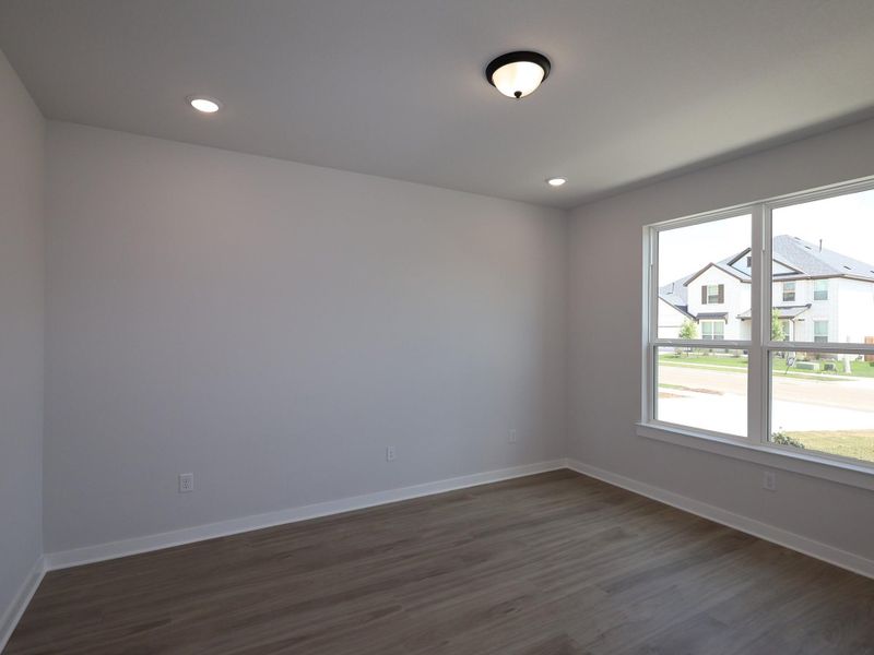 Spacious, unfurnished interior of a new home in Edgewood, Leander (Image 15).