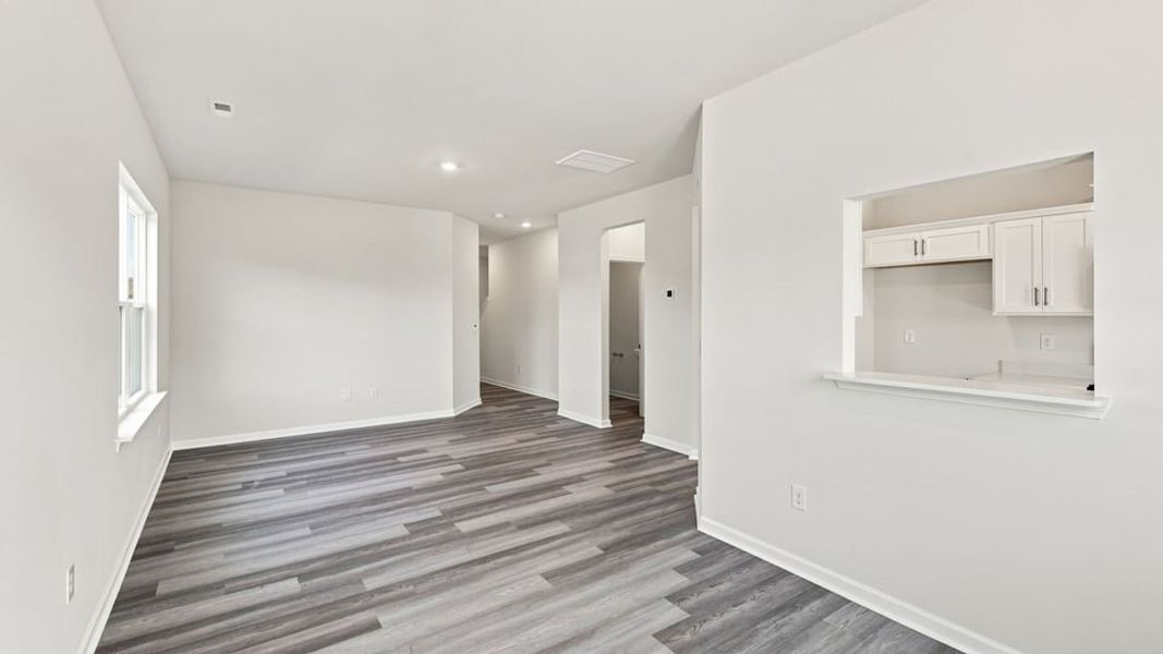 Spacious, unfurnished interior of a new home in Baxter Village, Boiling Springs (Image 16).