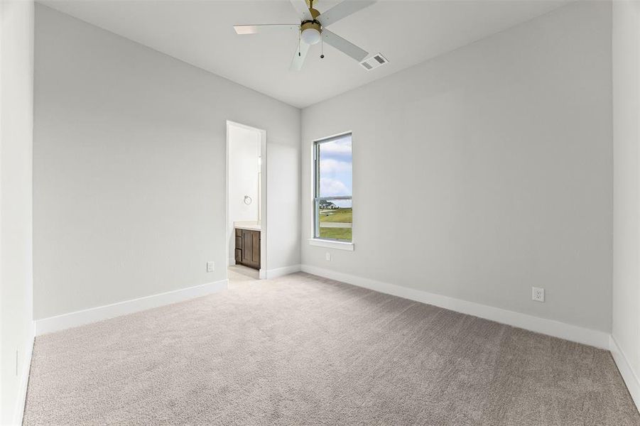 Spacious, unfurnished interior of a new home in Tuscan Estates (1 Acre Lots), Waxahachie (Image 16). Spacious, unfurnished interior of a new home in Tuscan Estates (1 Acre Lots), Waxahachie (Image 16).