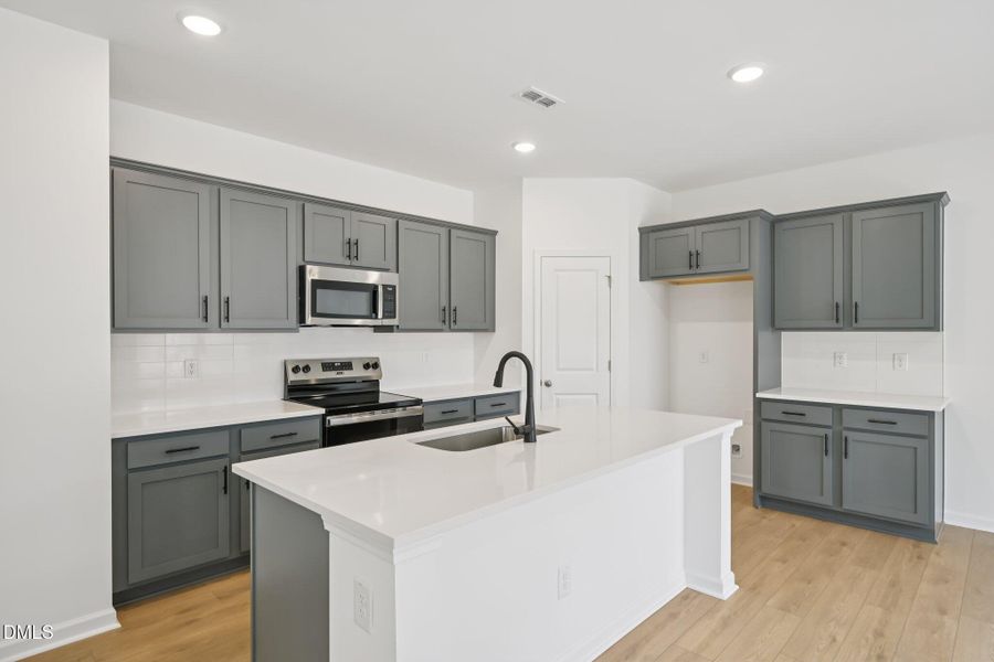 17-web-or-mls-Salers Loop-S1902-017