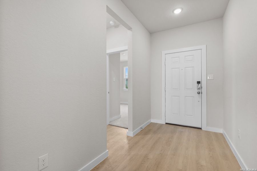 Spacious, unfurnished interior of a new home in Hiddenbrooke, Seguin (Image 29). Spacious, unfurnished interior of a new home in Hiddenbrooke, Seguin (Image 29).
