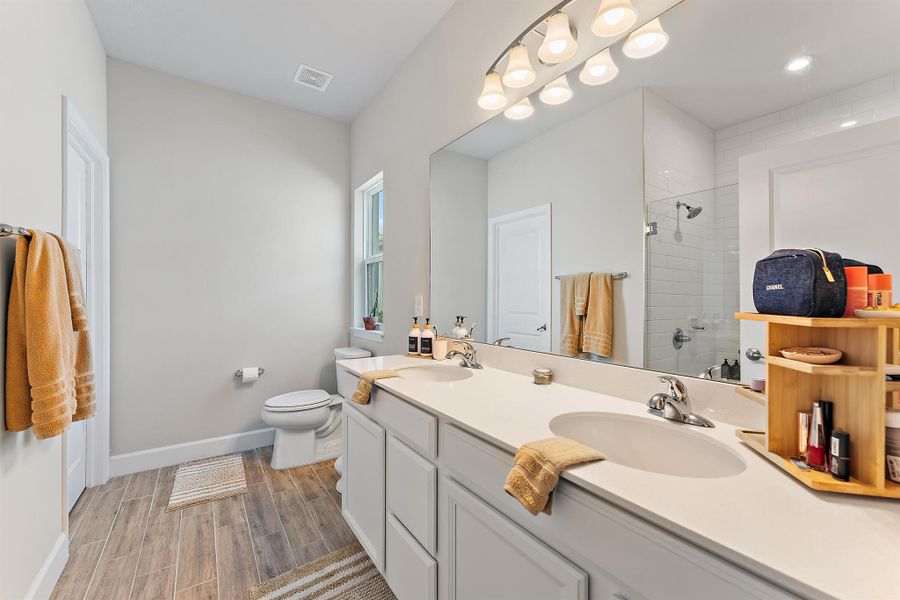 Furnished interior view inside a new home in Banyan Bay, Stuart (Image 17).
