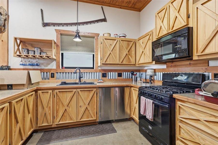 Furnished interior view inside a new home in , Bronson (Image 17).