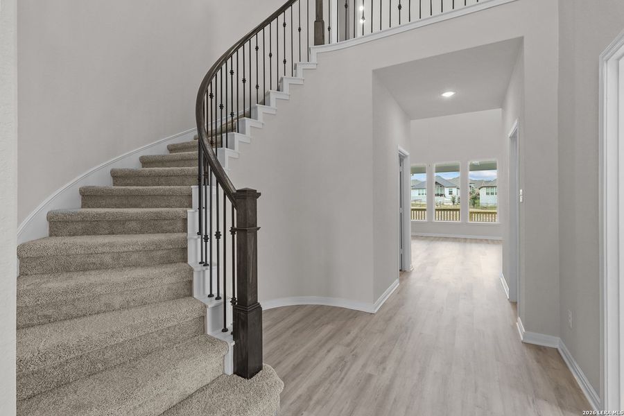 Spacious, unfurnished interior of a new home in Homestead, Schertz (Image 19).