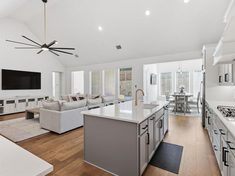 Furnished interior view inside a new home in Nelson Lake, Rockwall (Image 6). Furnished interior view inside a new home in Nelson Lake, Rockwall (Image 6).