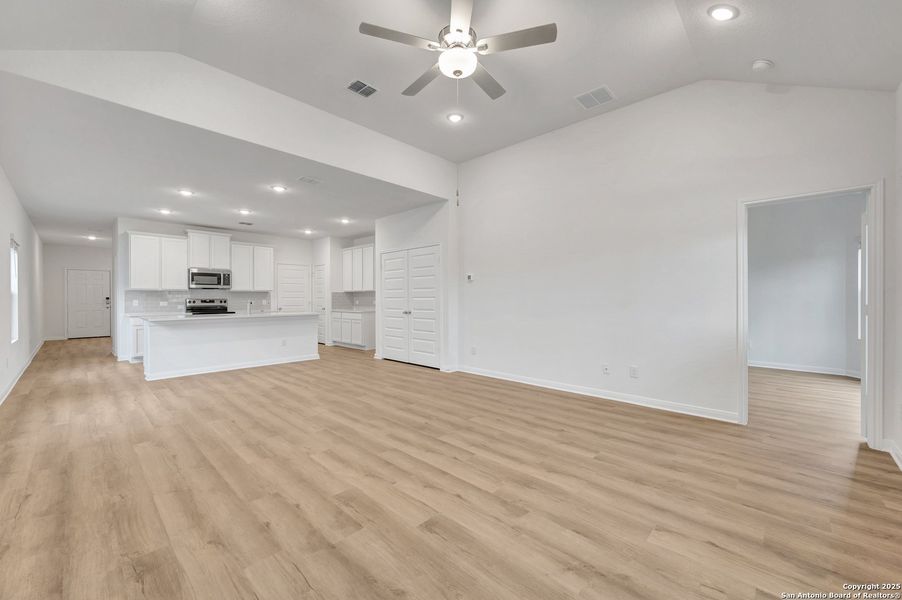 Spacious, unfurnished interior of a new home in Paloma Park, Converse (Image 44).
