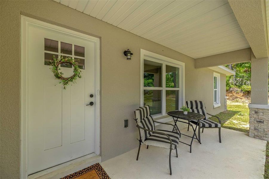Exterior details and patio area of a home in , Belleview (Image 25).
