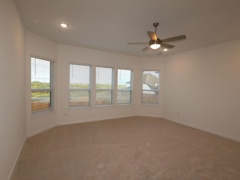 Spacious, unfurnished interior of a new home in Edgewood, Leander (Image 8).