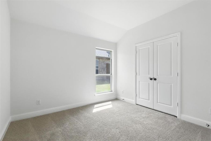 Spacious, unfurnished interior of a new home in Trail Creek, Cleburne (Image 18).