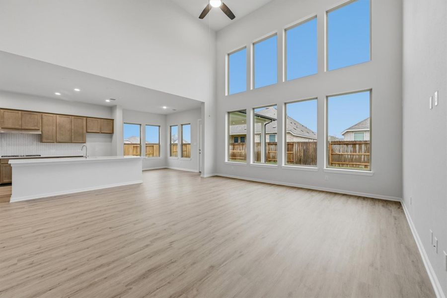 Spacious, unfurnished interior of a new home in Canterra Creek  60', Iowa Colony (Image 40).