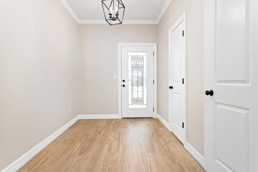 Spacious, unfurnished interior of a new home in , Neches (Image 26).