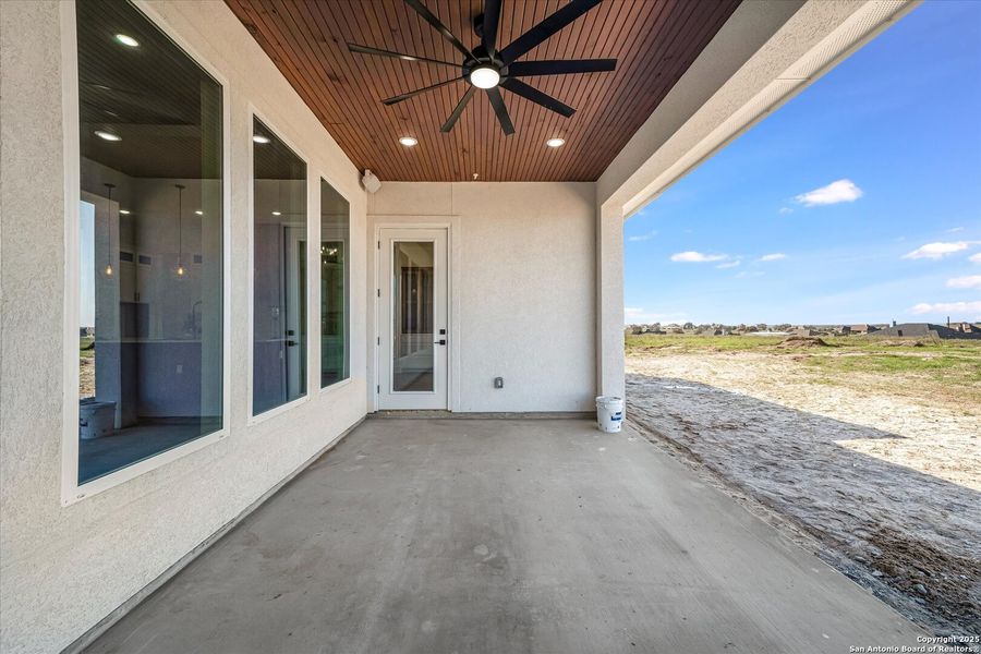 Exterior details and patio area of a home in , La Vernia (Image 23).