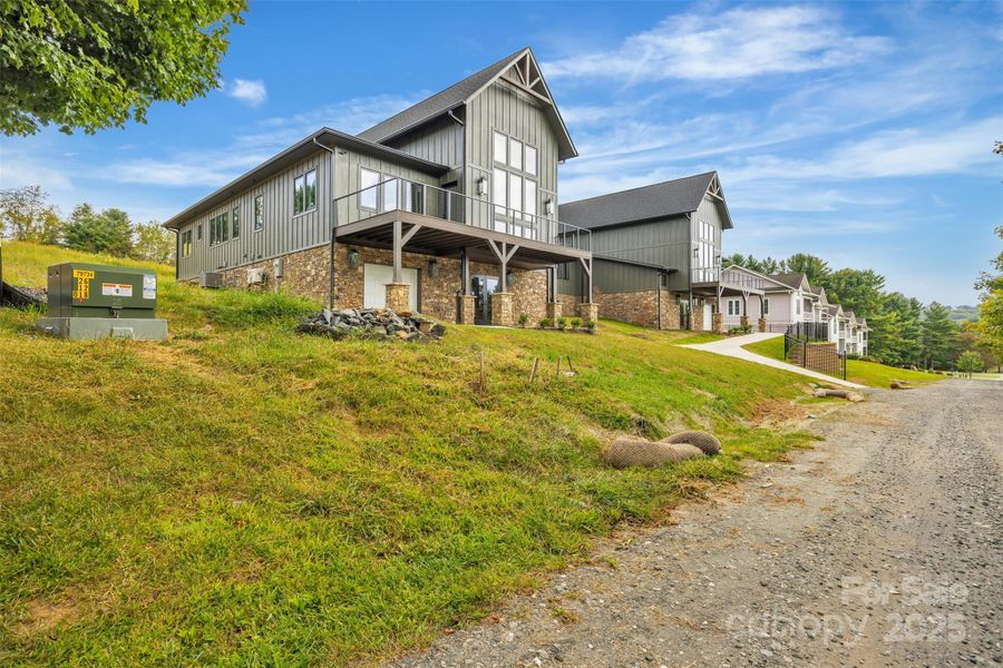 Image 40 of a home in .