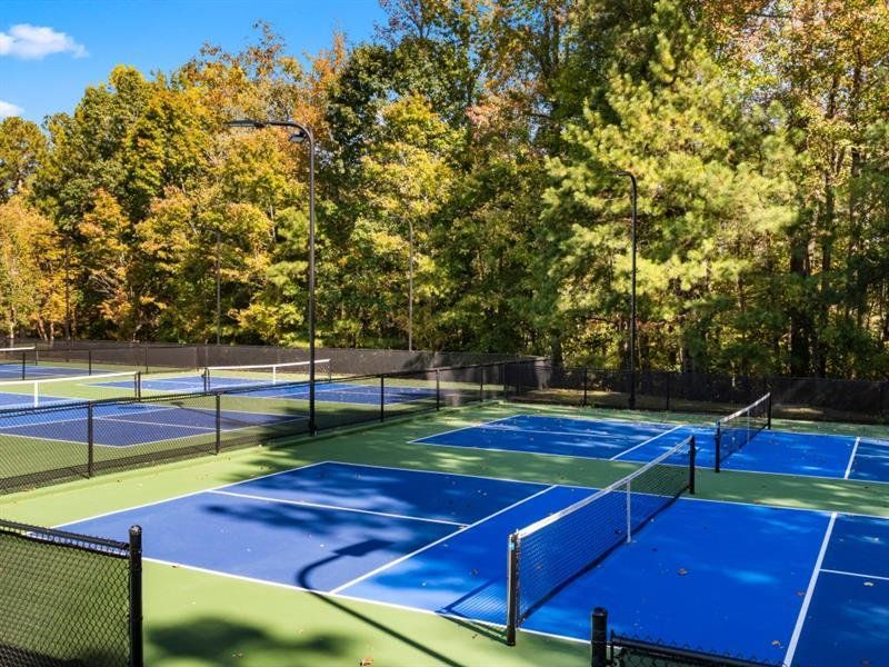 Community amenities in Hamptons at Riverwood South, Dallas (Image 45).