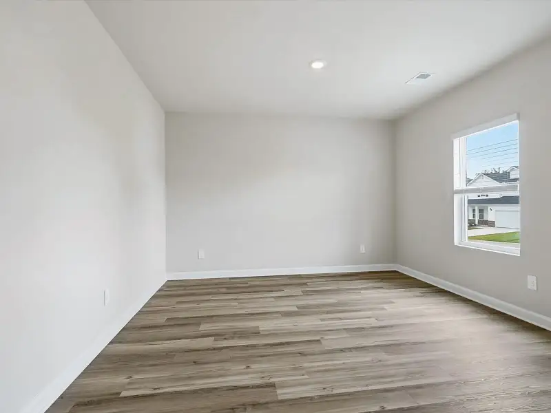 Spacious, unfurnished interior of a new home in Creek Ridge - Signature Collection, Spartanburg (Image 9).