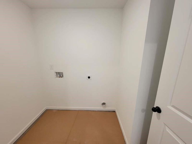 Spacious, unfurnished interior of a new home in The Estates at Casteel, Bethlehem (Image 4).