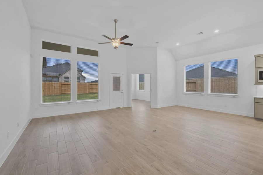 Spacious, unfurnished interior of a new home in Attwater 55s, Waller (Image 10).