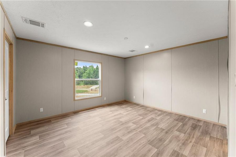 Spacious, unfurnished interior of a new home in , Lula (Image 27).