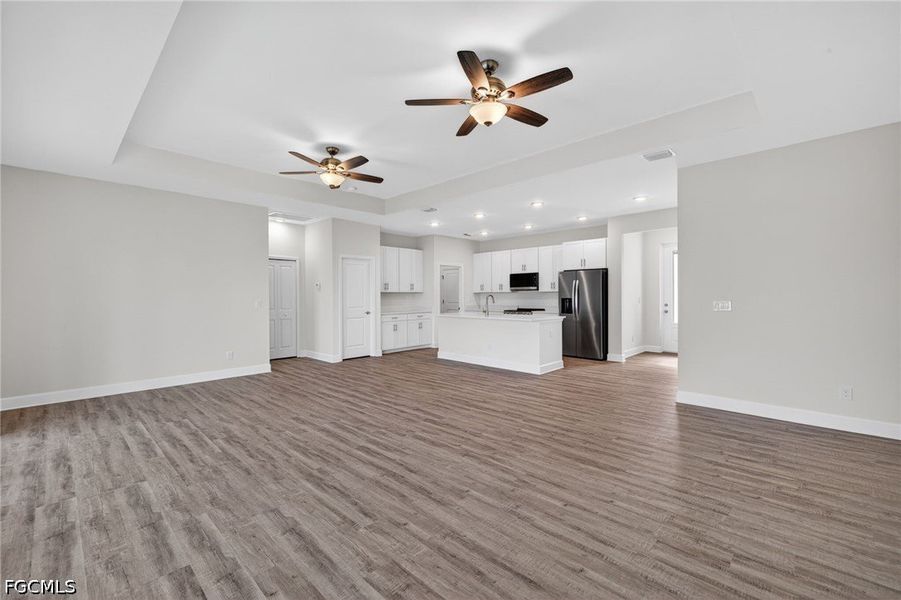 Spacious, unfurnished interior of a new home in Cape Coral, Cape Coral (Image 11).