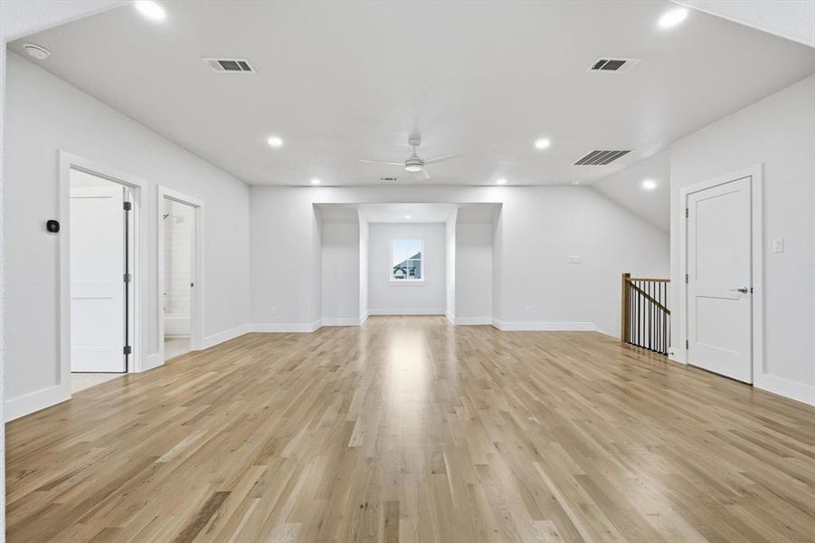 Spacious, unfurnished interior of a new home in , Mesquite (Image 31).