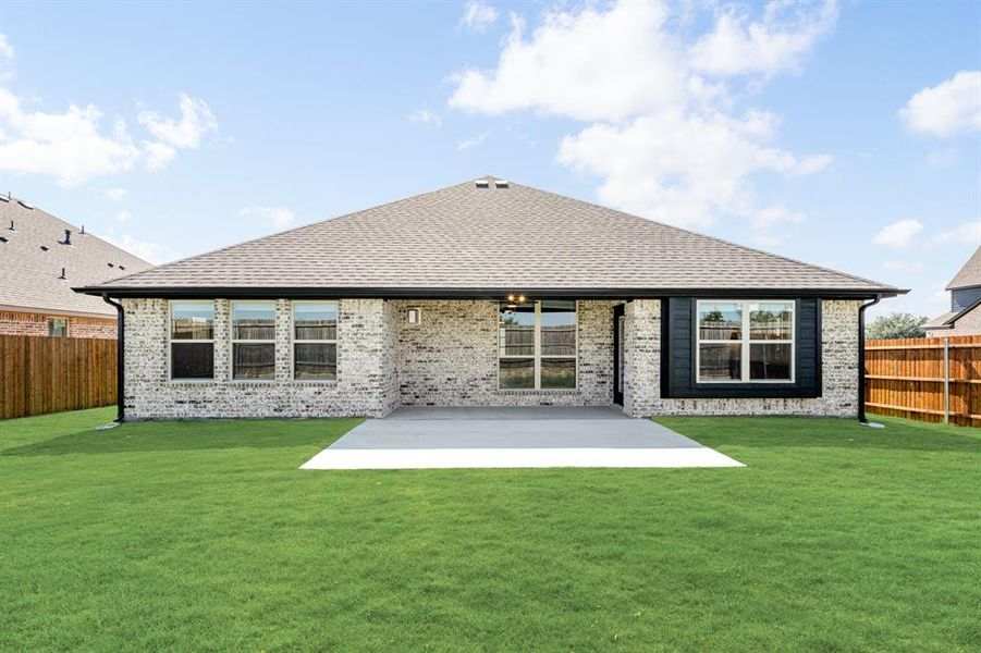 Exterior details and patio area of a home in Mockingbird Heights Classic 60, Midlothian (Image 18). Exterior details and patio area of a home in Mockingbird Heights Classic 60, Midlothian (Image 18).