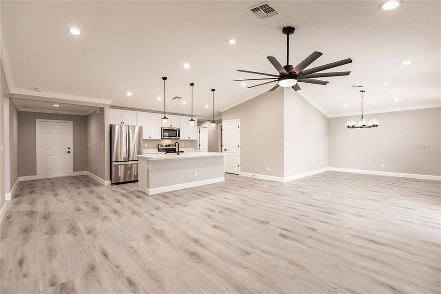 Spacious, unfurnished interior of a new home in , Cape Coral (Image 22).
