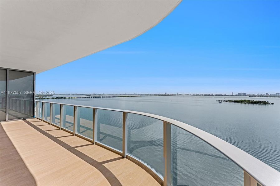 Condo located in Miami, FL showcasing its design and architecture (Image 22).